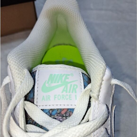 Nike Air Force 1 LV8 GS - Picture 7 of 16